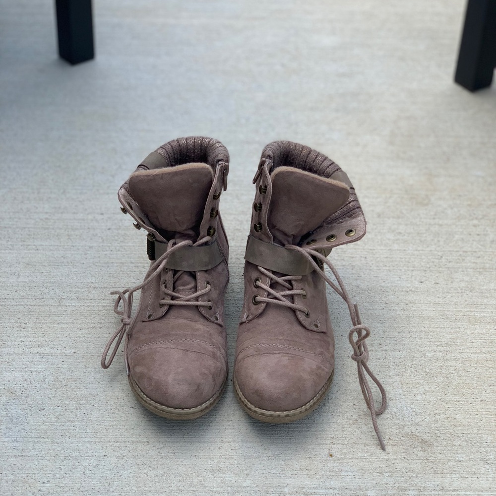 High ankle boots